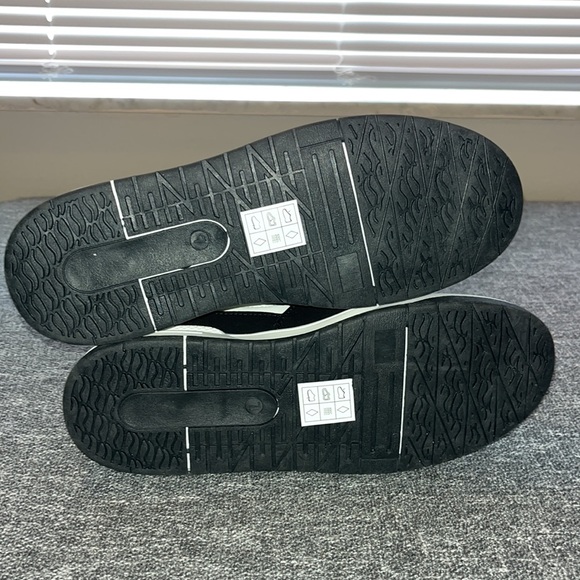 ☀️ 3 / $15 Sale ☀️ Adult shoes (FabKids brand) 7 male, 8.5 female. - Picture 6 of 6